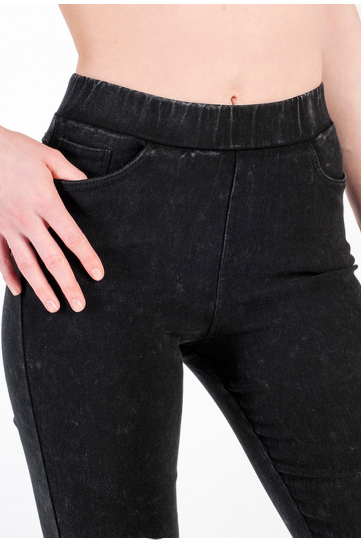 Фото товара 9414, черные джинсовые легинсы